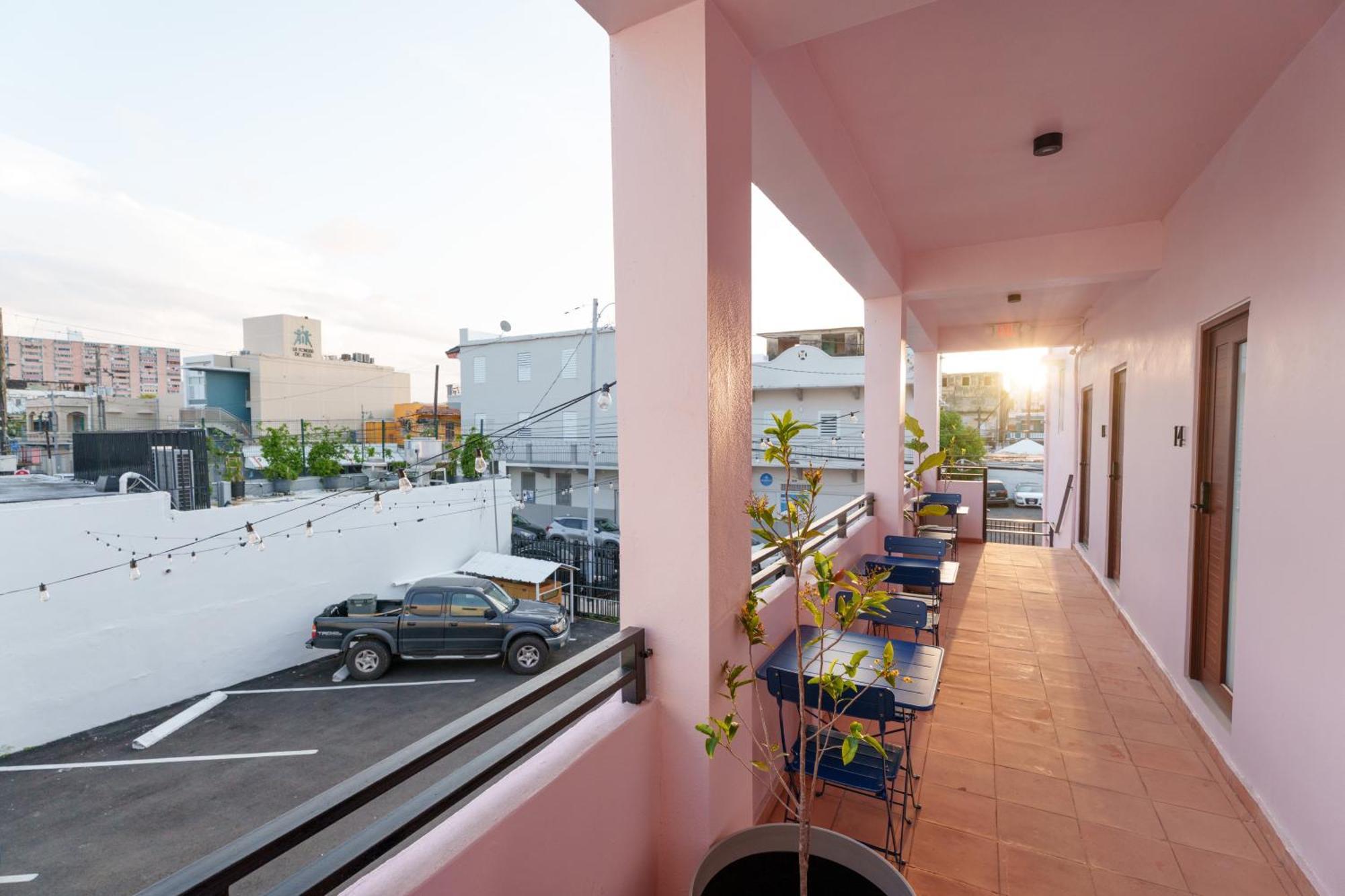 14 Chill Veranda Near Miramar San Juan